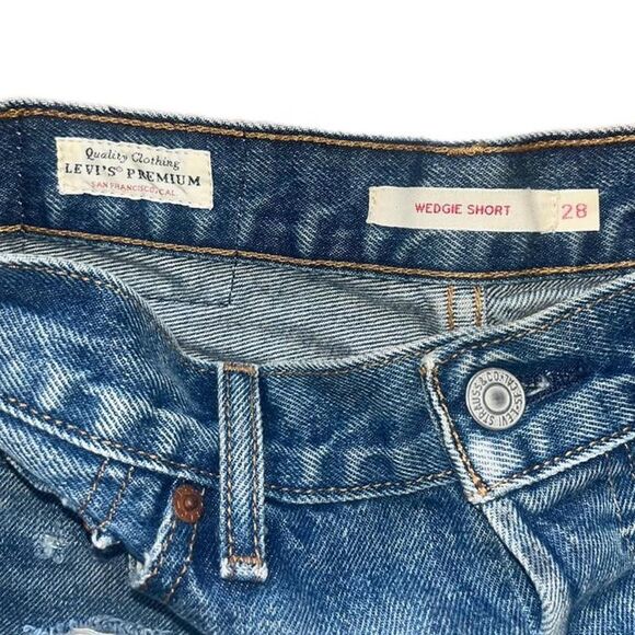 Big E Levi's Women's Wedgie Short Medium wash Denim Jean Shorts - Picture 4 of 4